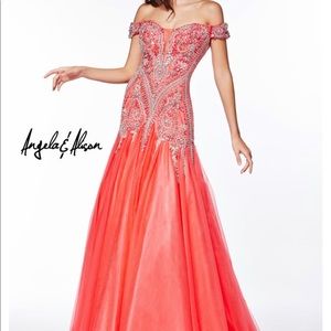 Angela & Alison 51094